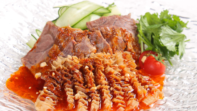 牛スネ肉とハチノスの麻辣ソース